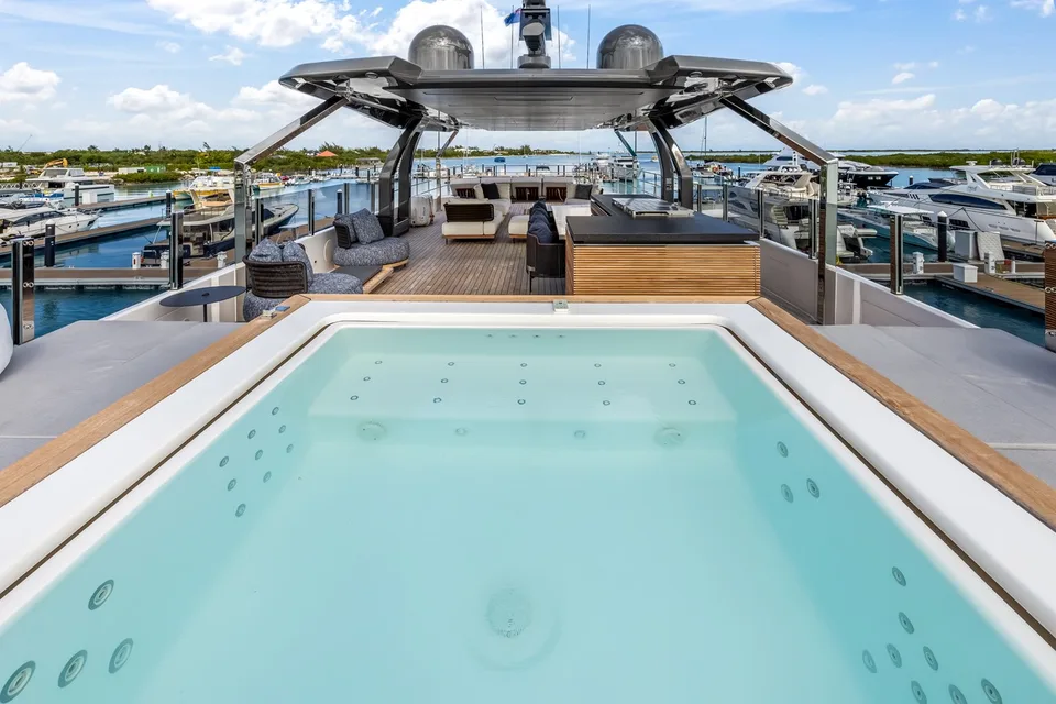 Custom Line NAVETTA 42