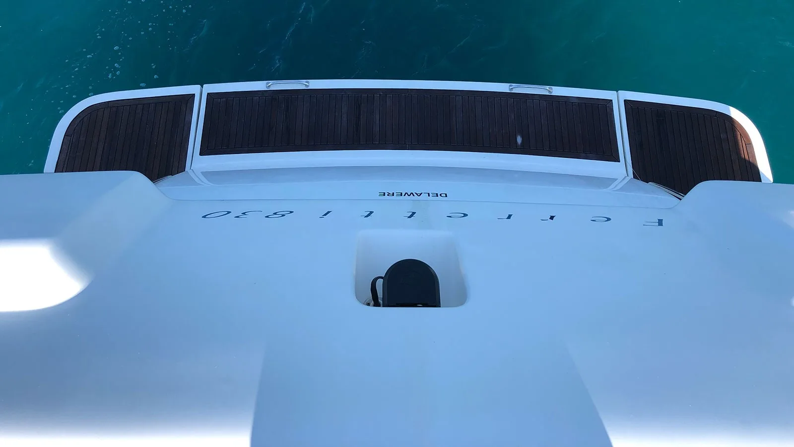 Ferretti Yachts 830