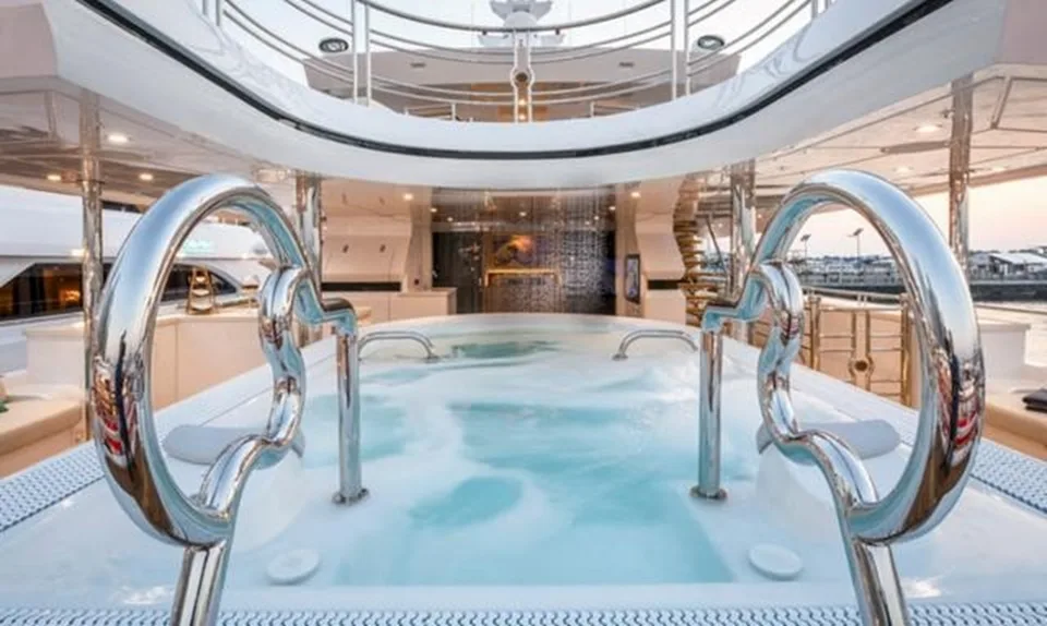 Majesty 155