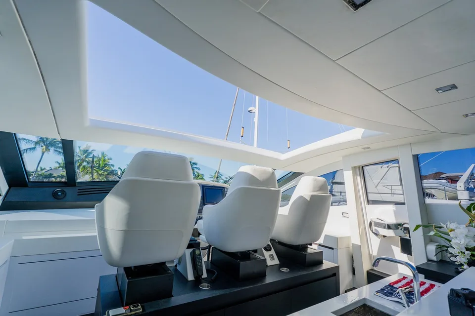 Pershing 80