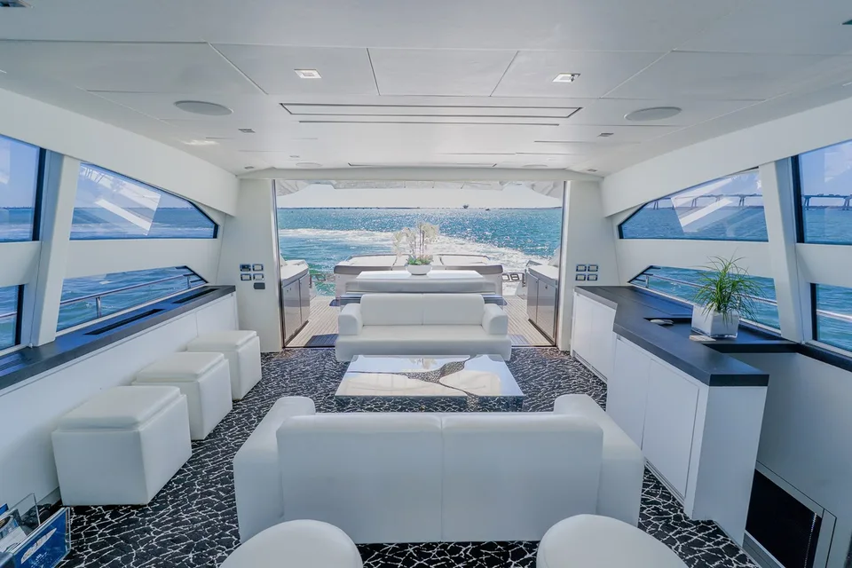 Pershing 80