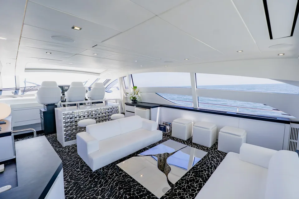 Pershing 80