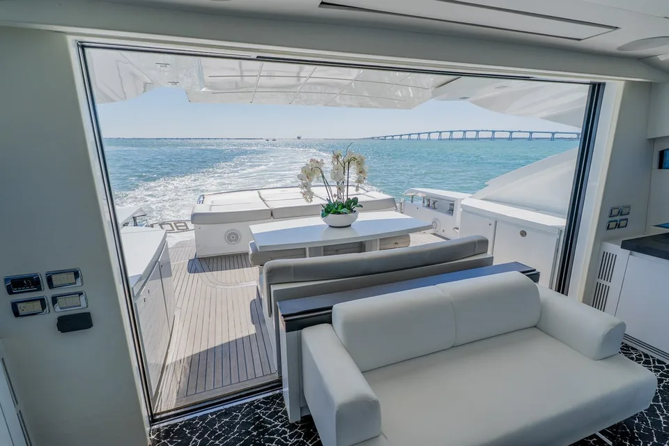 Pershing 80