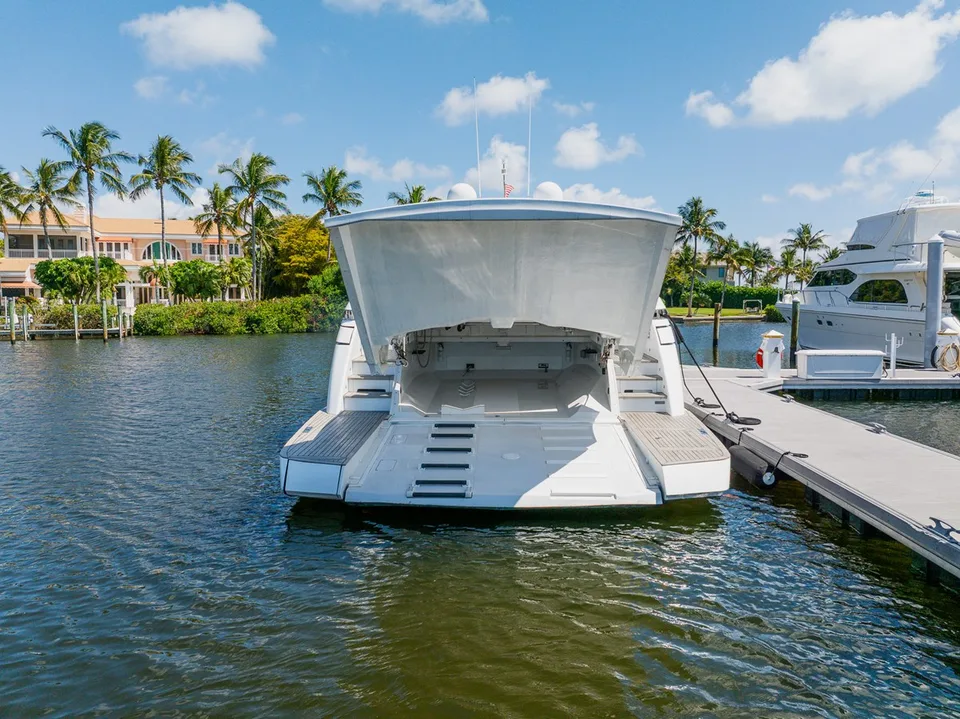 Pershing 80