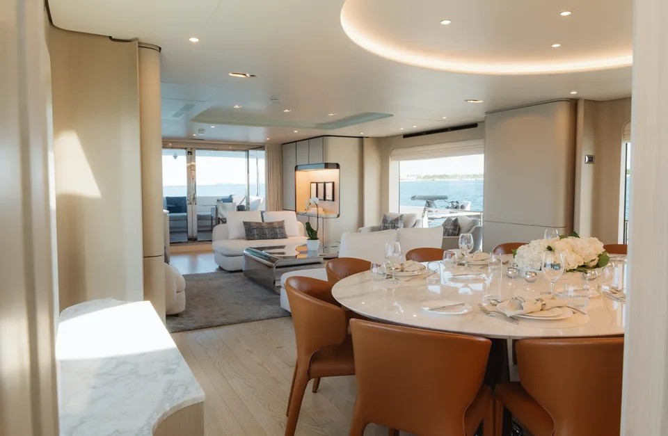 Azimut 32m Grande
