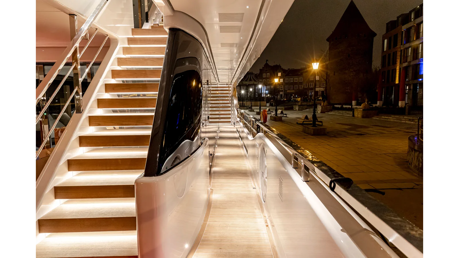 Conrad Shipyard C144S