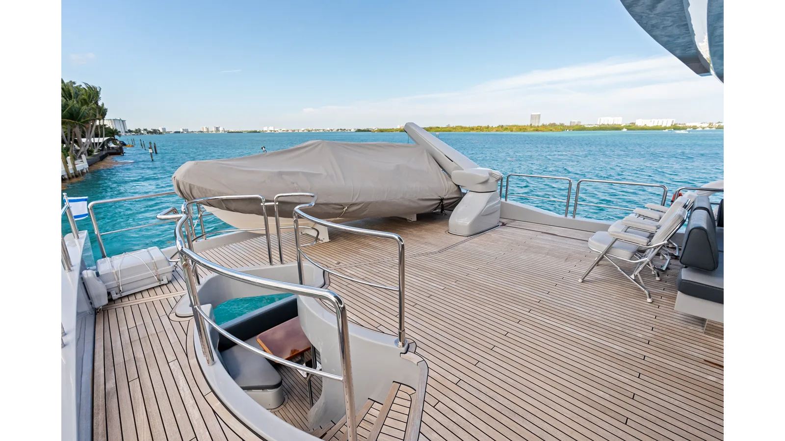 Azimut Flybridge 85