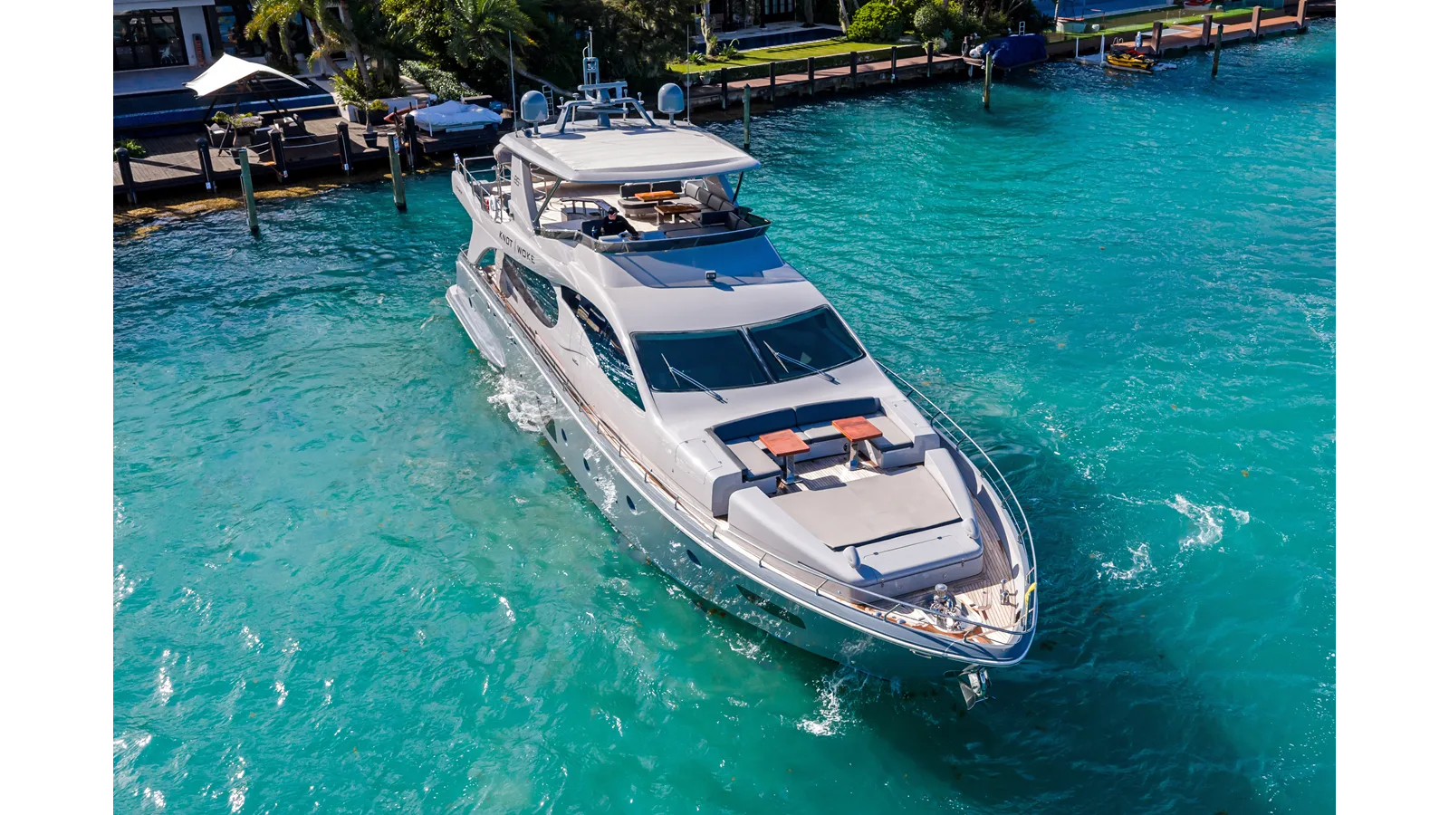 Azimut Flybridge 85