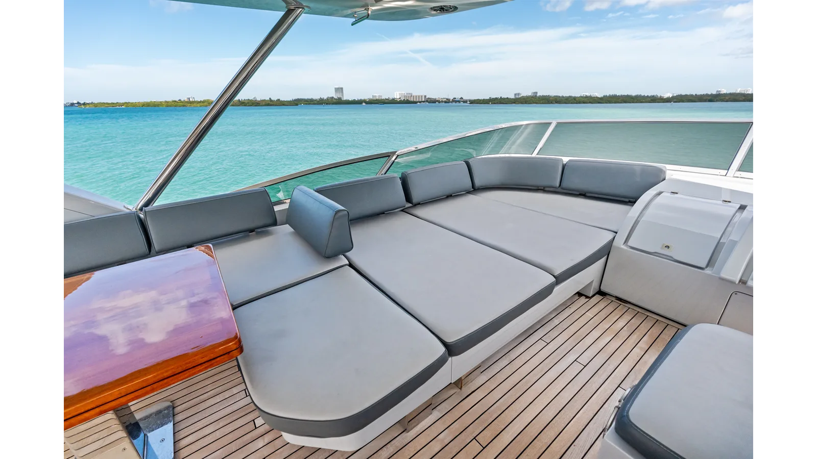 Azimut Flybridge 85