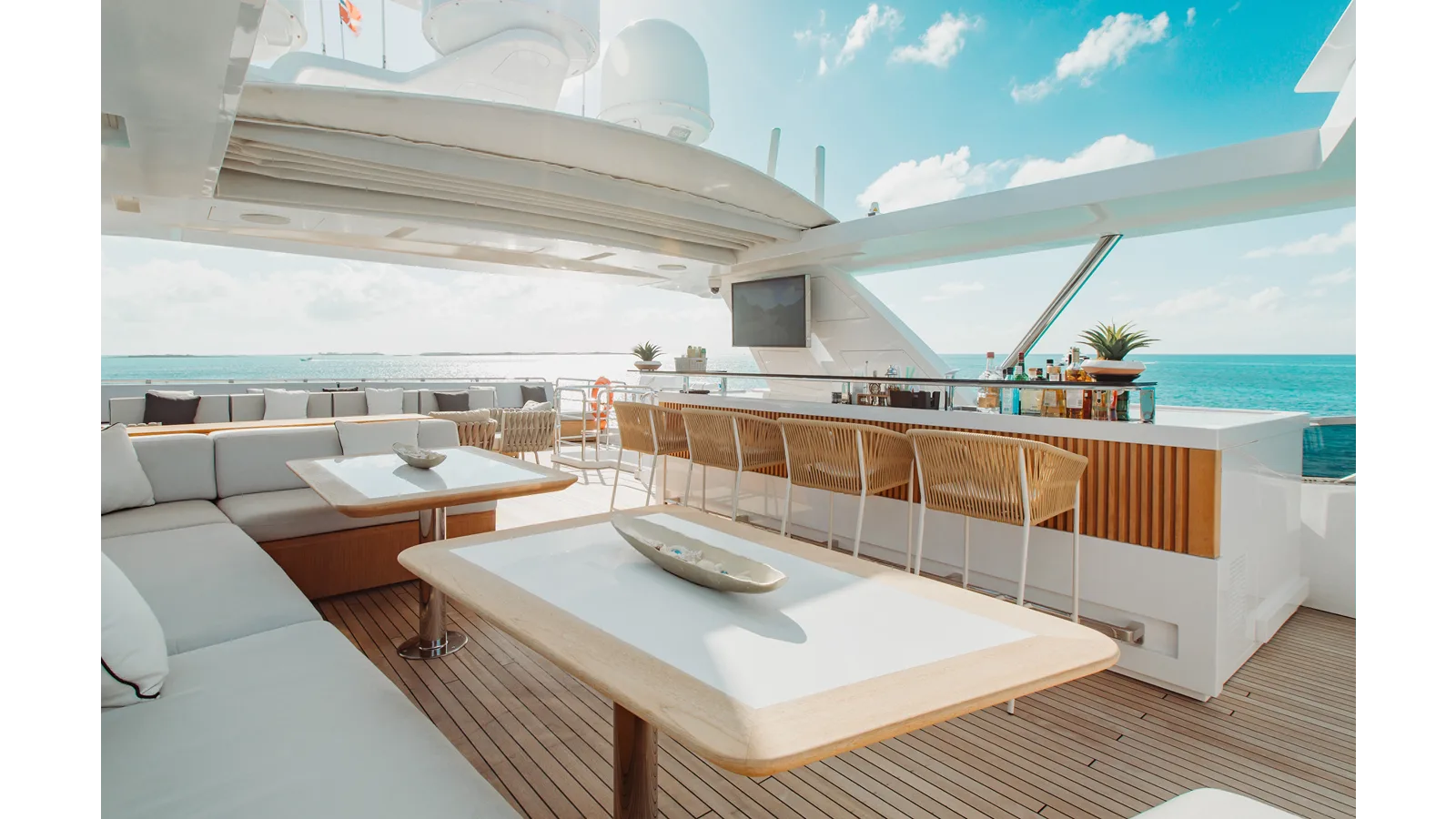 Benetti Veloce 140