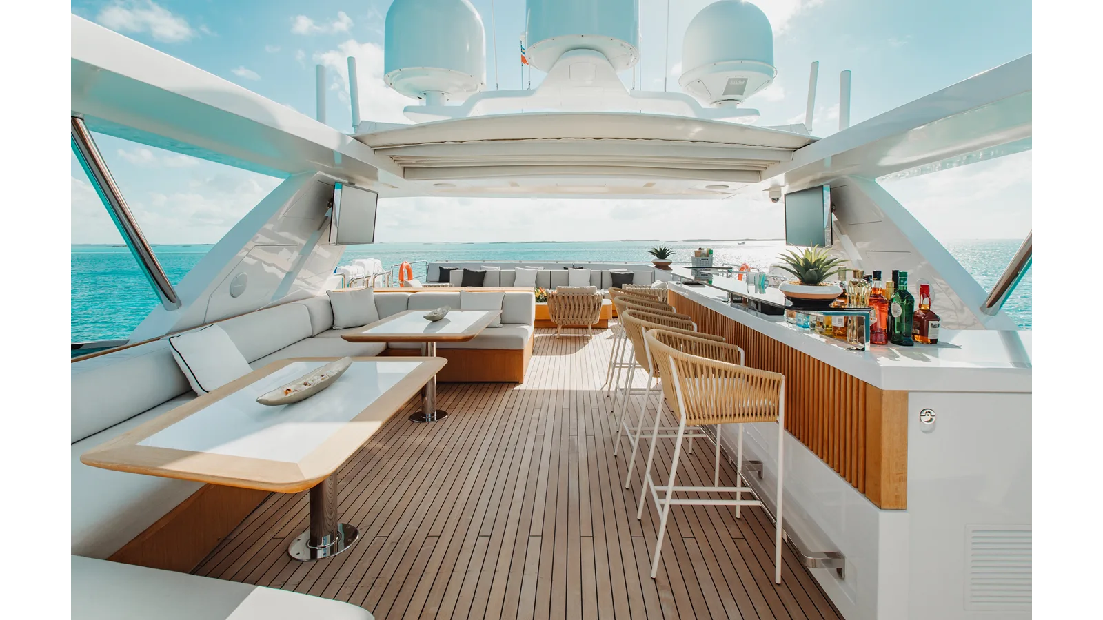 Benetti Veloce 140