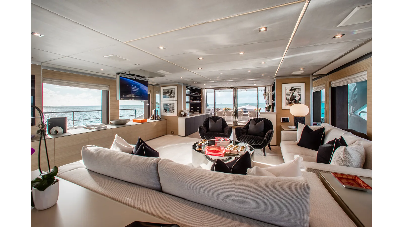 Benetti Veloce 140
