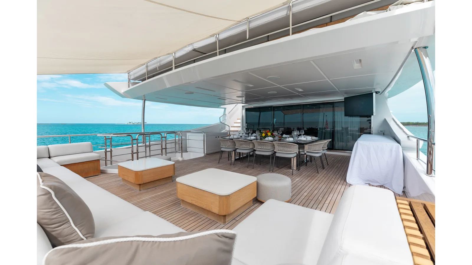 Benetti Veloce 140