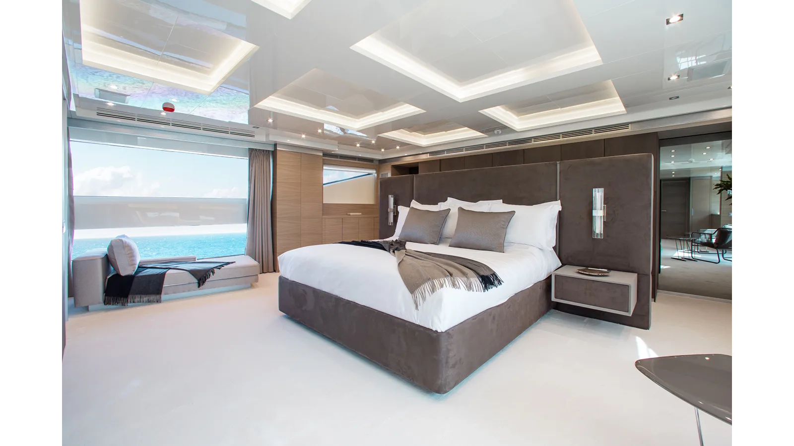 Benetti Veloce 140