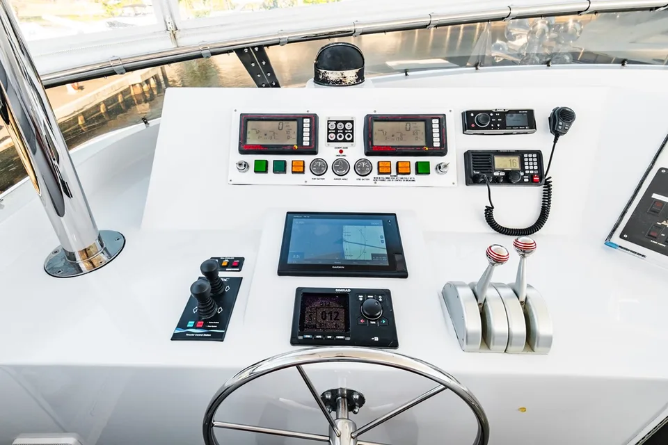 Hatteras Flybridge Motor Yacht