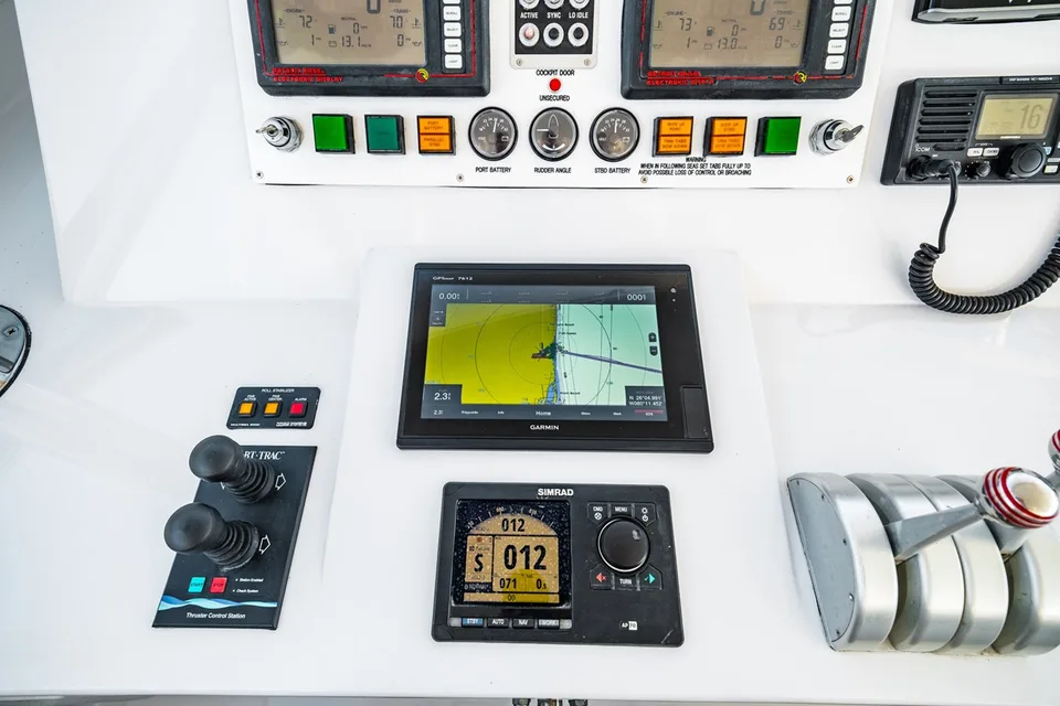 Hatteras Flybridge Motor Yacht