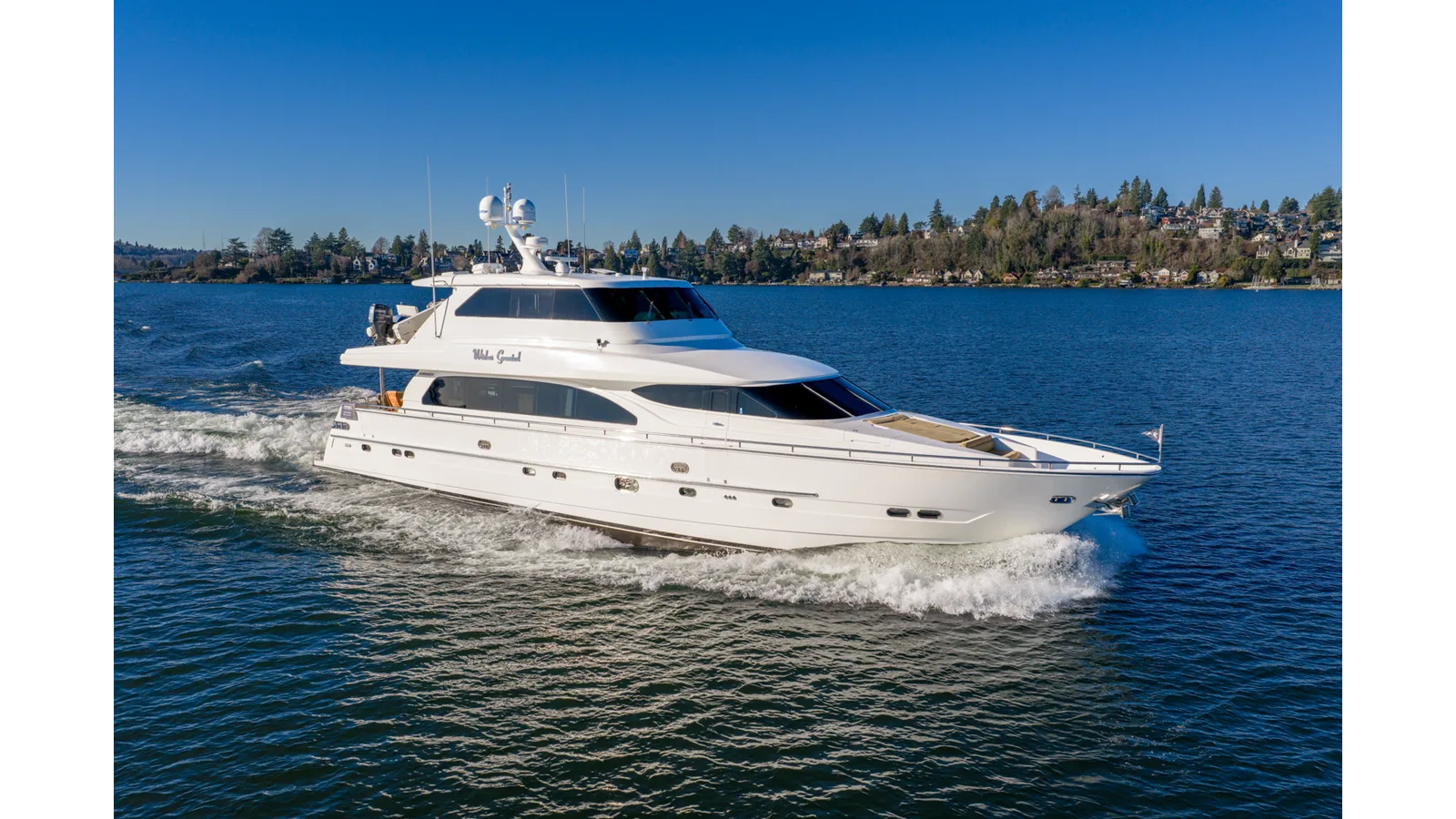 Horizon 82 SkyLounge