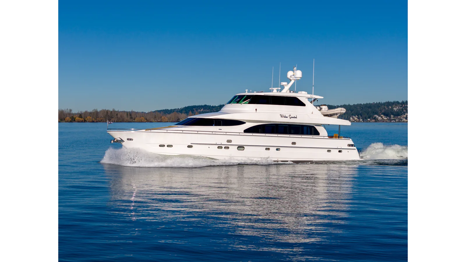 Horizon 82 SkyLounge