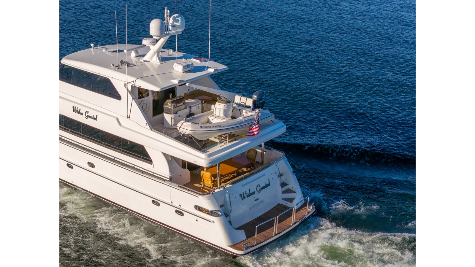 Horizon 82 SkyLounge