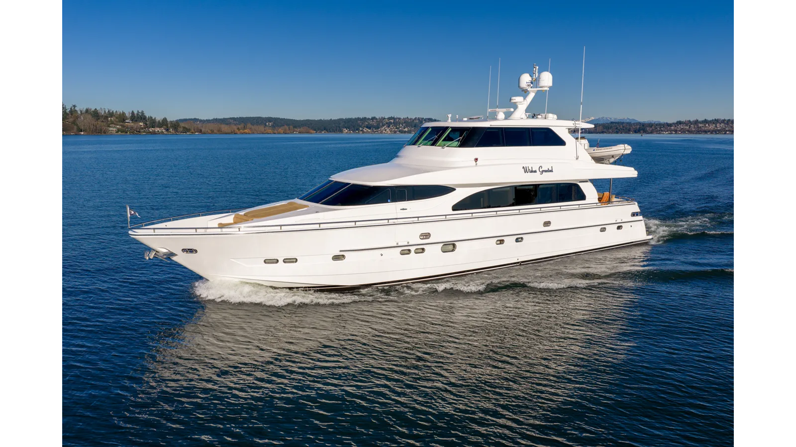 Horizon 82 SkyLounge