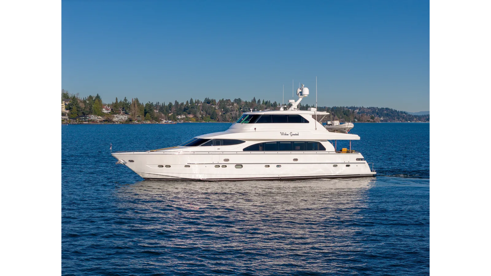 Horizon 82 SkyLounge