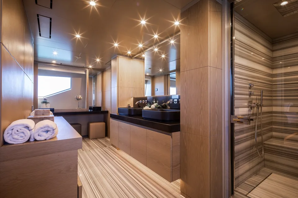 Benetti Classic Supreme 132