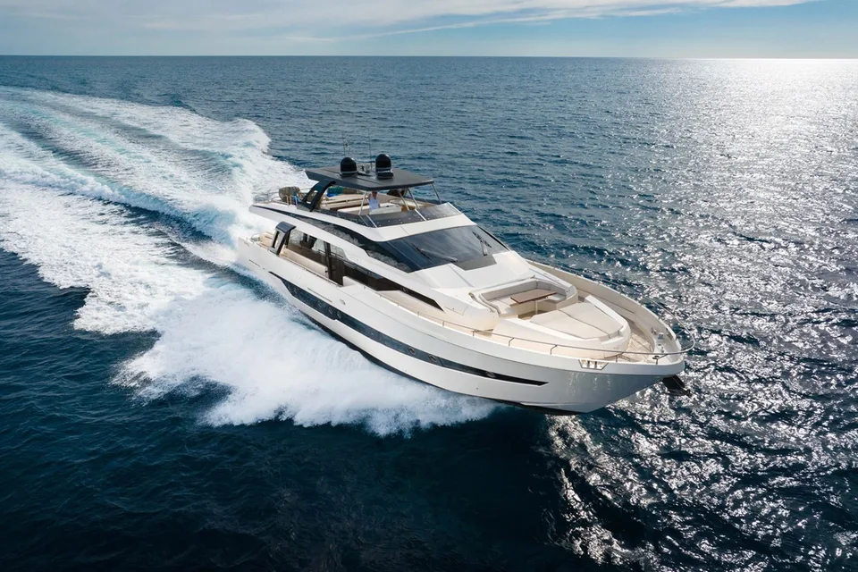 Sanlorenzo Cayman Yachts F920