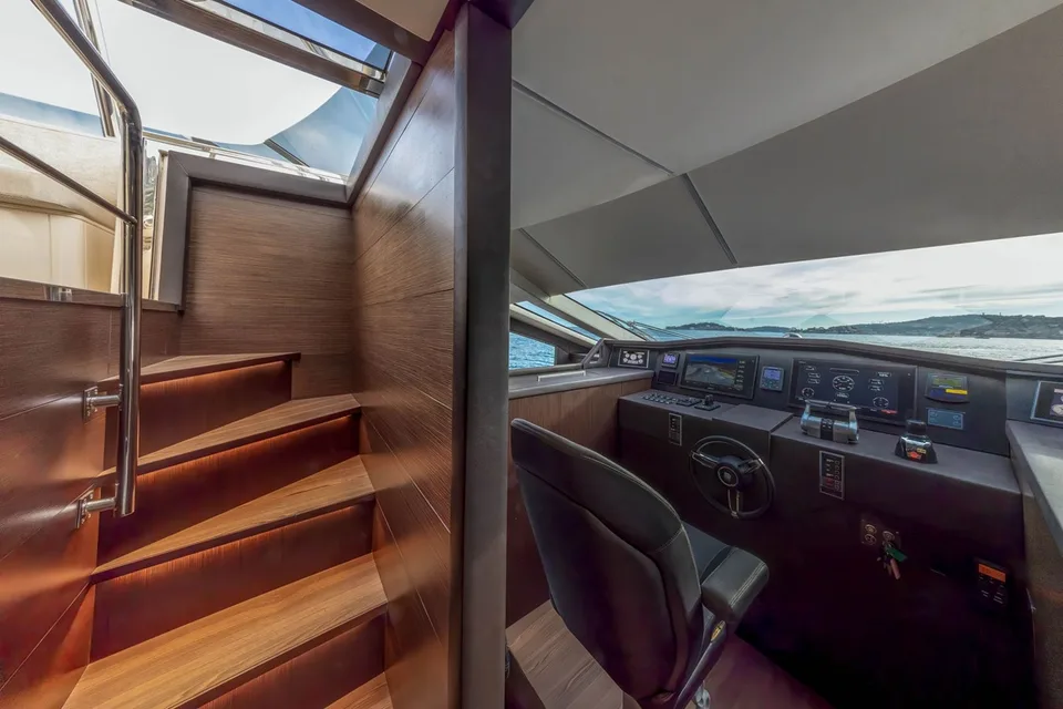 Sanlorenzo Cayman Yachts F920