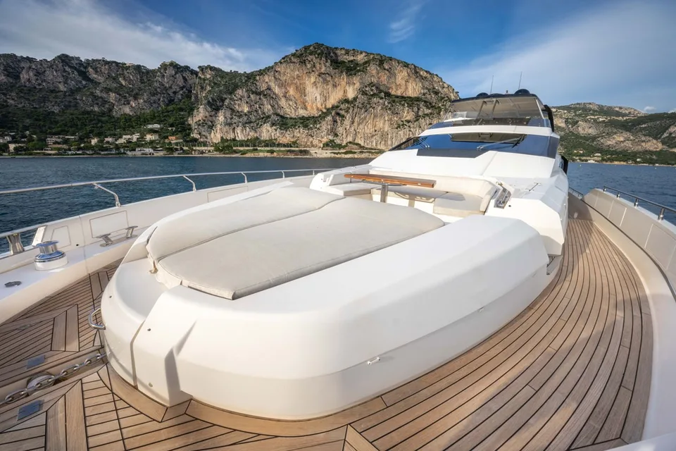 Sanlorenzo Cayman Yachts F920