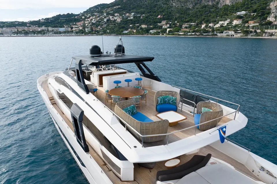 Sanlorenzo Cayman Yachts F920