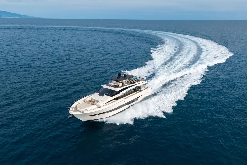 Sanlorenzo Cayman Yachts F920