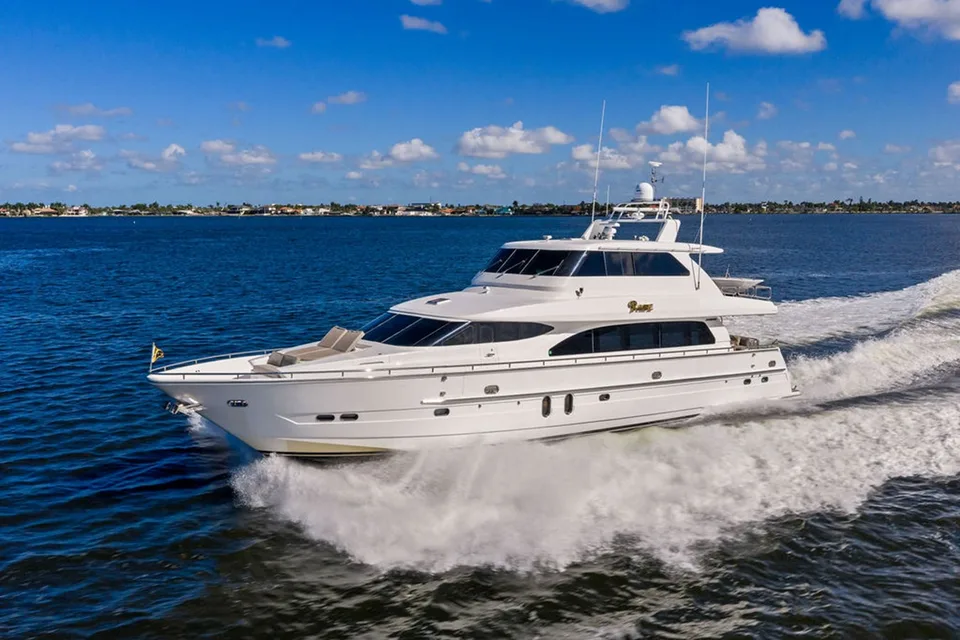 Horizon 82 Skylounge