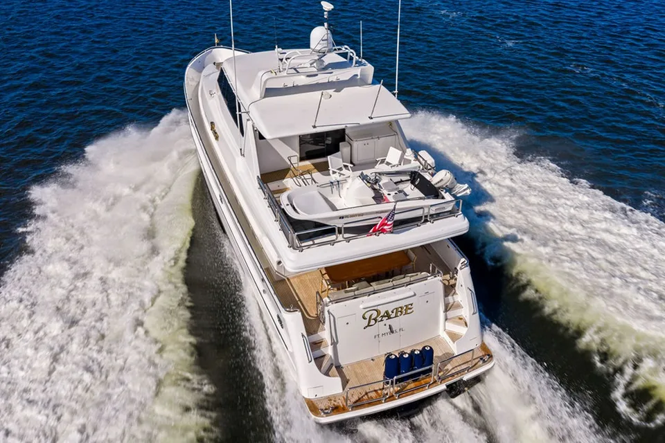 Horizon 82 Skylounge
