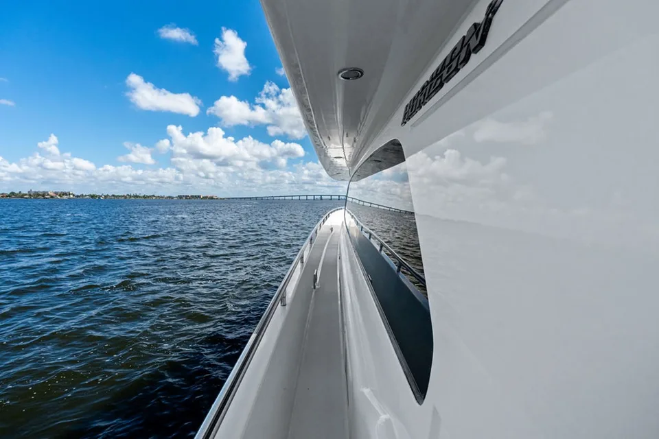 Horizon 82 Skylounge