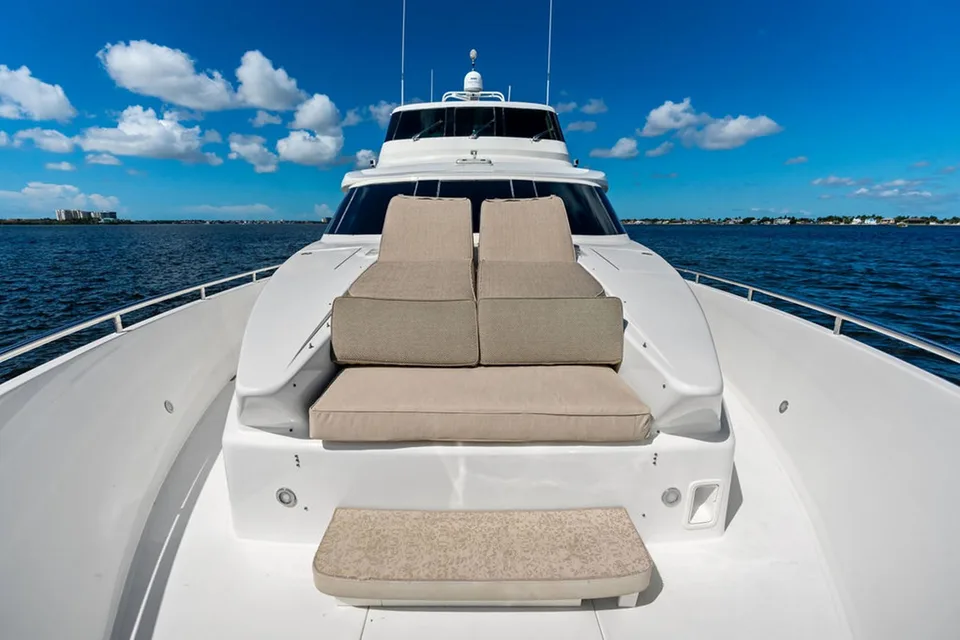 Horizon 82 Skylounge
