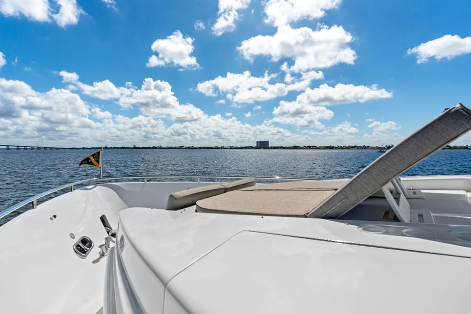 Horizon 82 Skylounge