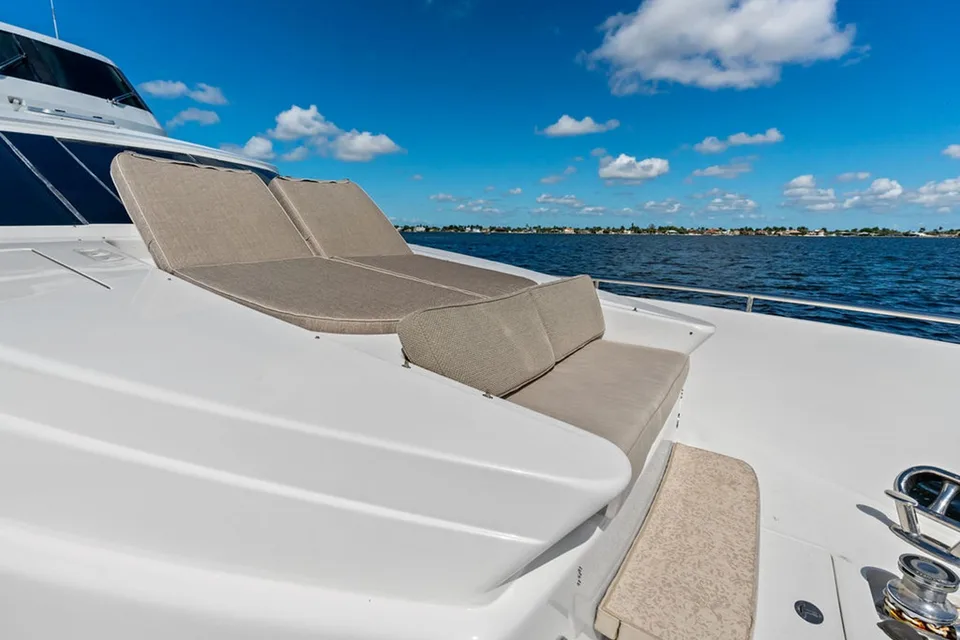 Horizon 82 Skylounge