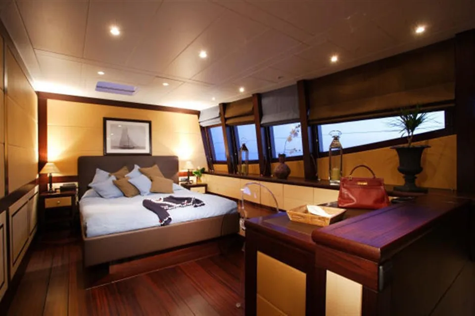 Blubay Argo Boats 102