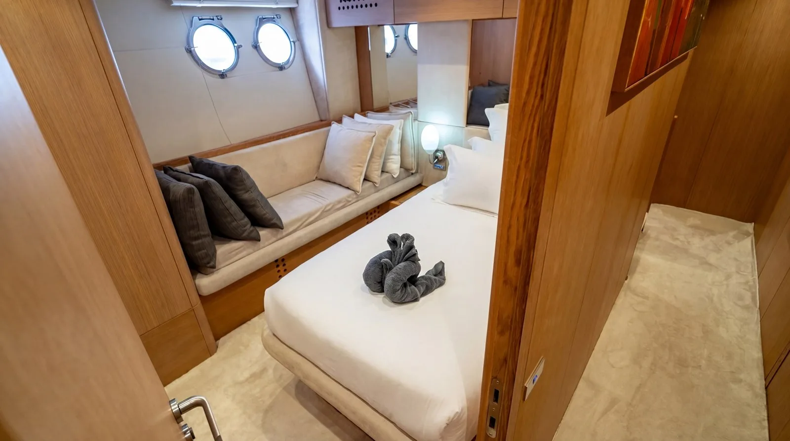 Aicon Flybridge
