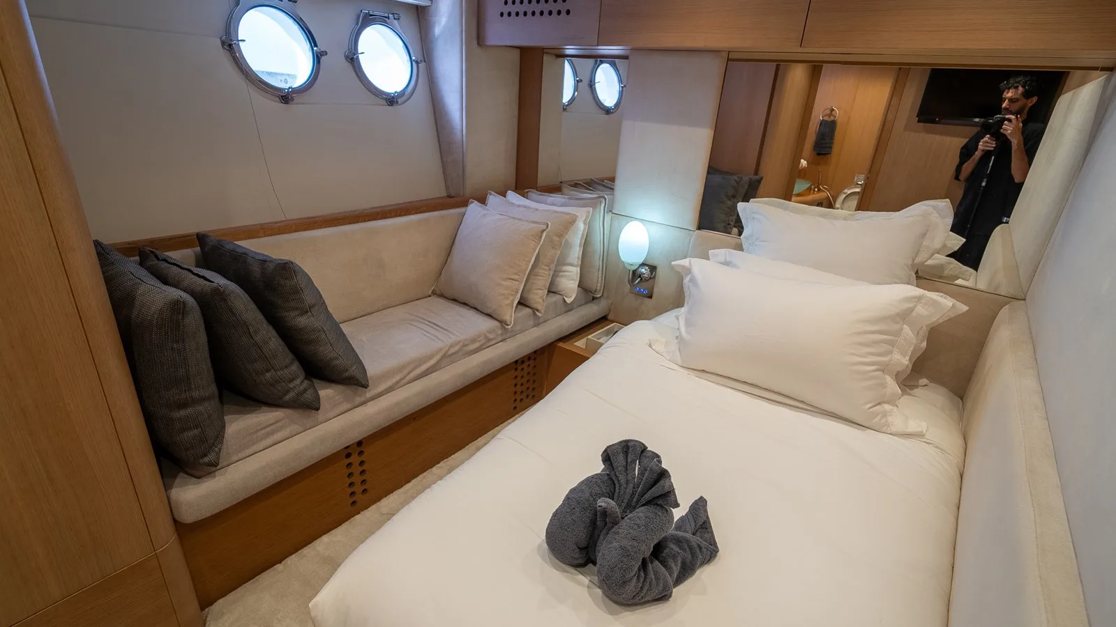Aicon Flybridge