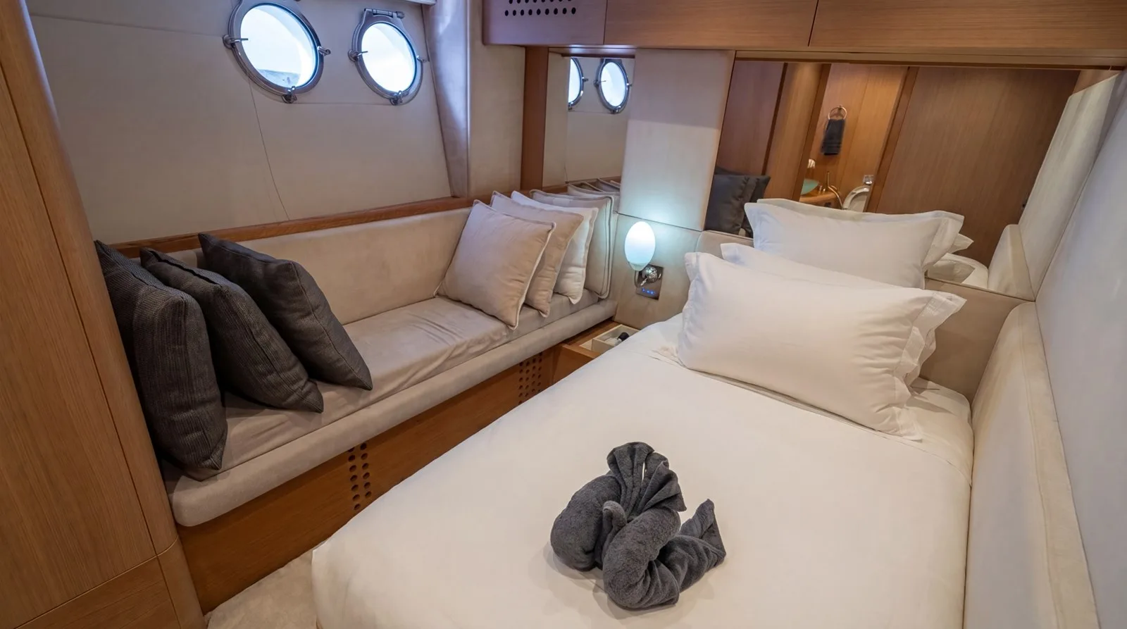 Aicon Flybridge