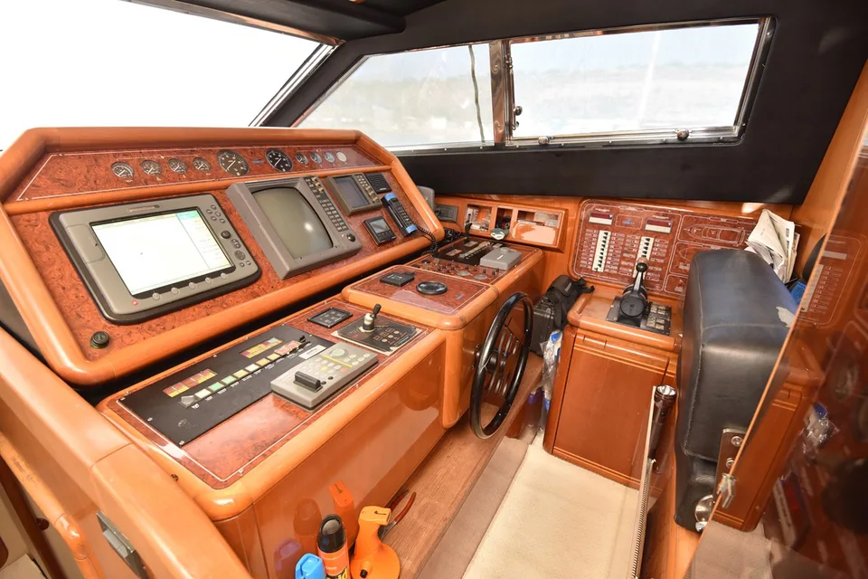 Ferretti Yachts 80