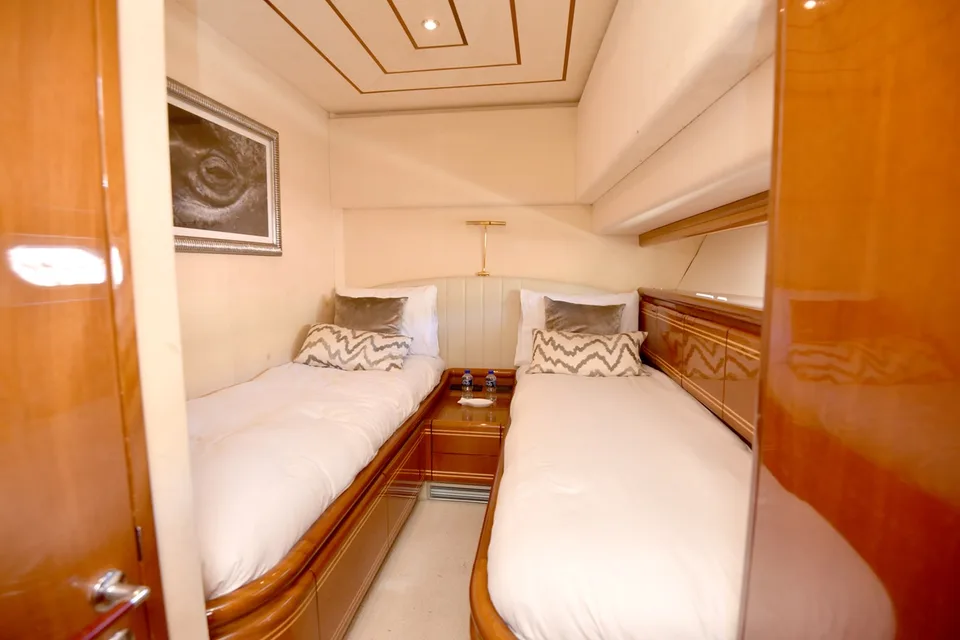 Ferretti Yachts 80