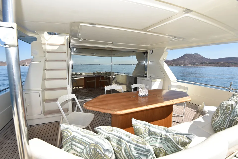 Ferretti Yachts 80