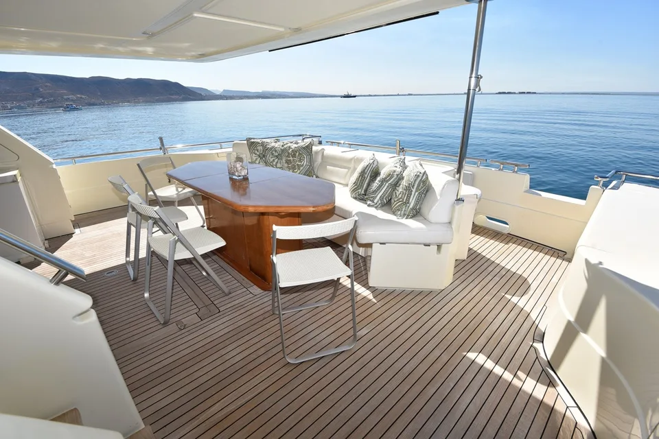 Ferretti Yachts 80