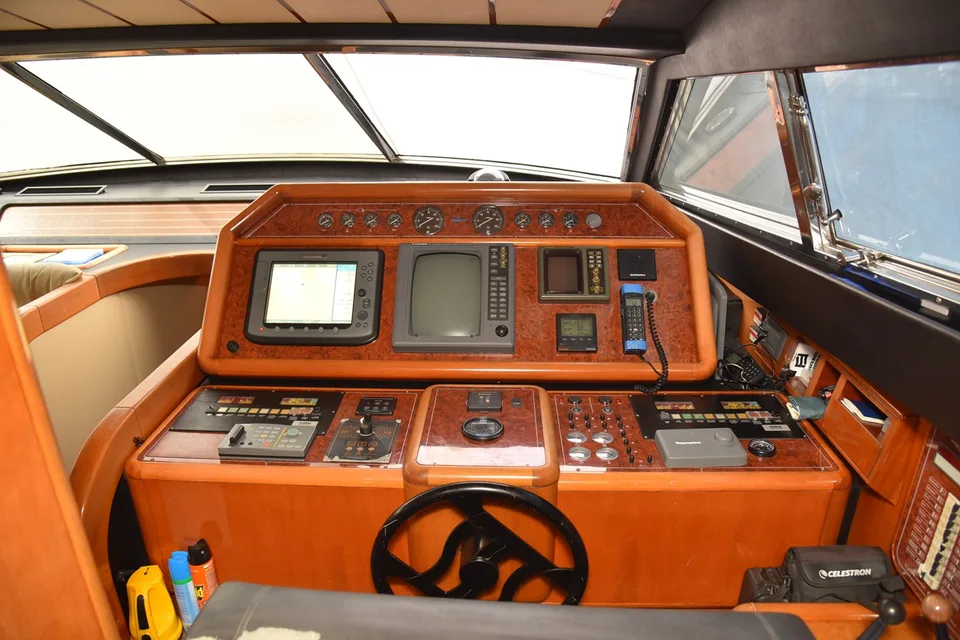 Ferretti Yachts 80
