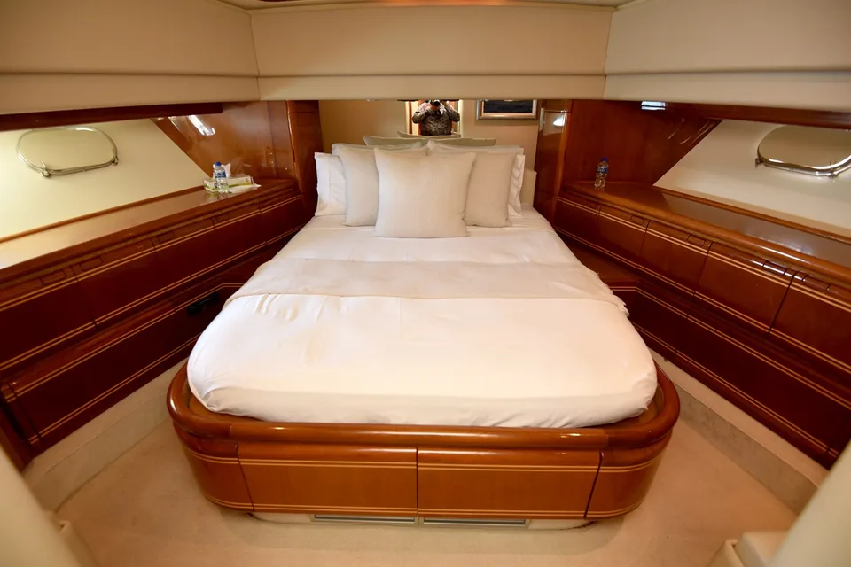 Ferretti Yachts 80