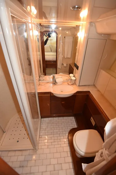 Ferretti Yachts 80