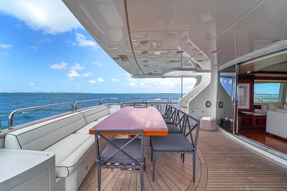 Azimut Grande 105