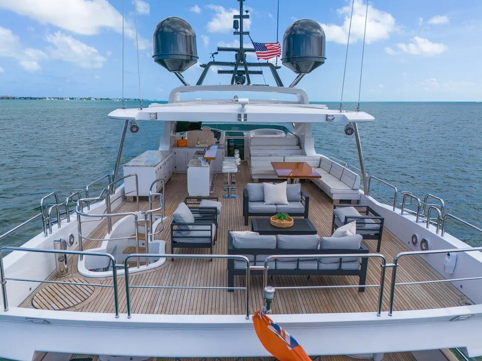 Azimut Grande 105